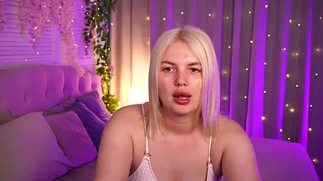 Snapshot of AmeliaWeells chatting on June 2026 02:20:02 AM AmeliaWeells online show from June 2026 02:20:02 AM