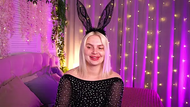 Snapshot of AmeliaWeells chatting on June 2026 02:38:01 AM AmeliaWeells online show from June 2026 02:38:01 AM