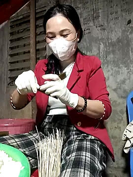 Snapshot of Nuna_689 chatting on February 2026 12:14:02 AM Nuna 689 online show from February 2026 12:14:02 AM