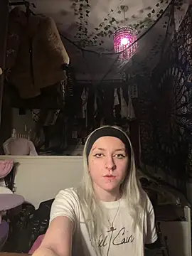 bambibabyy online show from February 2026 06:02:01 PM