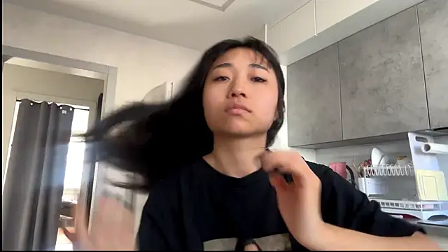 SweetMiaXO online show from April 2026 10:09:02 PM