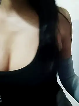 Snapshot of AngelTrisa chatting on February 2026 10:47:02 PM AngelTrisa online show from February 2026 10:47:02 PM