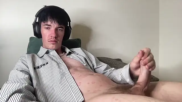 Snapshot of NovaTwinkx chatting on February 2026 07:29:02 AM NovaTwinkx online show from February 2026 07:29:02 AM