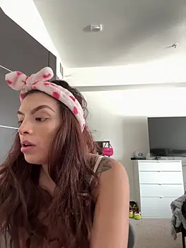 Snapshot of Mandygonewild chatting on February 2026 06:39:02 PM Mandygonewild online show from February 2026 06:39:02 PM