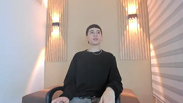 Snapshot of lian_cameron chatting on February 2026 03:54:01 AM lian cameron online show from February 2026 03:54:01 AM