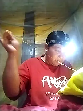 Snapshot of kussecka chatting on February 2026 12:18:02 AM kussecka online show from February 2026 12:18:02 AM