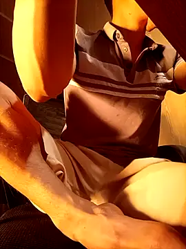 Snapshot of Henry_xx01 chatting on February 2026 02:15:02 PM Henry xx01 online show from February 2026 02:15:02 PM