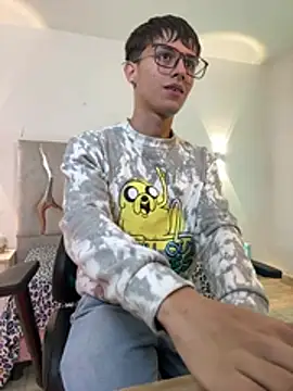 Snapshot of EVAN_TAY chatting on February 2026 03:13:01 AM EVAN TAY online show from February 2026 03:13:01 AM