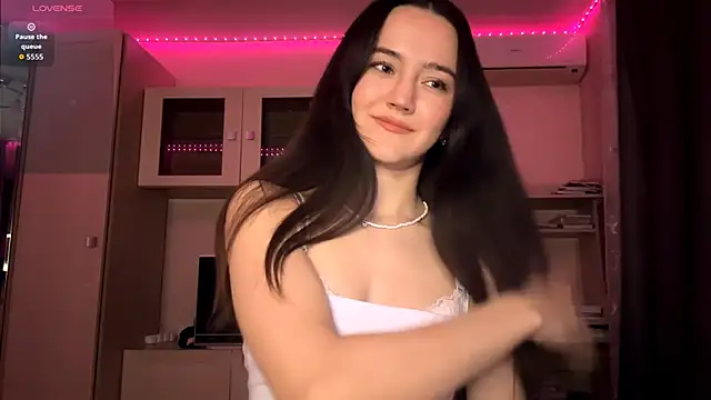 Kiaicatie online show from April 2026 05:28:01 PM