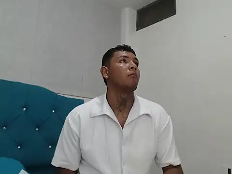 Axell Kinng online show from February 2026 03:33:01 AM