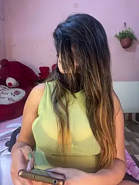 Samaira Juicy143 online show from May 2026 06:57:02 PM