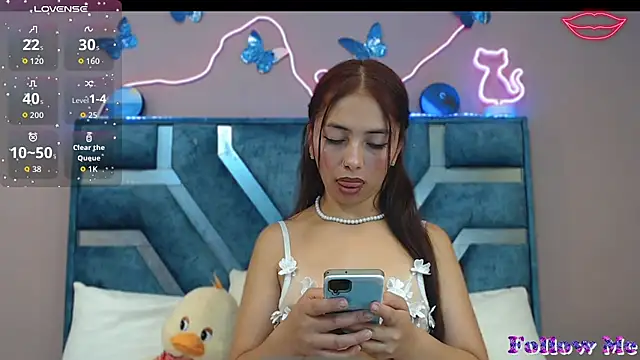 Snapshot of Roxan-Fox- chatting on February 2026 03:51:02 AM Roxan-Fox- online show from February 2026 03:51:02 AM