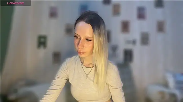 Snapshot of DellaCampbell chatting on February 2026 09:58:02 AM DellaCampbell online show from February 2026 09:58:02 AM