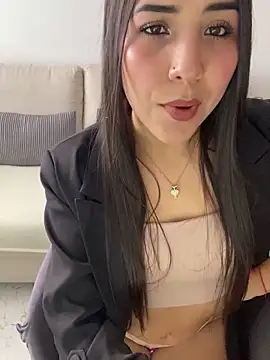 Mayka sex online show from March 2026 04:57:01 PM