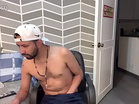 Snapshot of thomass1018 chatting on February 2026 07:42:02 PM thomass1018 online show from February 2026 07:42:02 PM