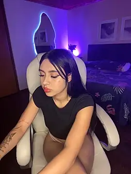 scarlett pinkk1 online show from April 2026 03:19:01 AM