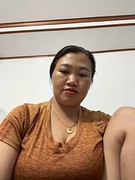 Snapshot of Puka2001 chatting on February 2026 01:37:02 PM Puka2001 online show from February 2026 01:37:02 PM