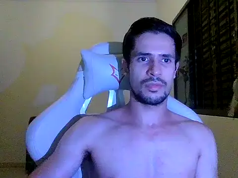 Snapshot of Cshunderlick chatting on February 2026 04:52:01 AM Cshunderlick online show from February 2026 04:52:01 AM