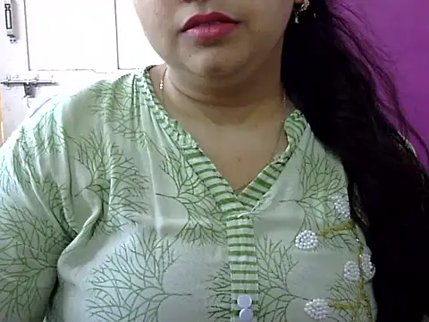 Cute Aliyaa online show from April 2026 09:36:02 AM
