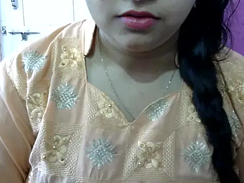 Cute Aliyaa online show from May 2026 10:53:02 AM