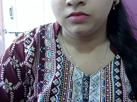 Cute Aliyaa online show from May 2026 11:48:01 AM