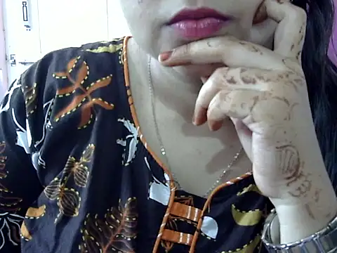 Cute Aliyaa online show from May 2026 10:33:02 AM
