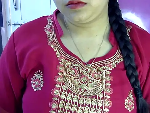 Cute Aliyaa online show from May 2026 11:03:02 AM