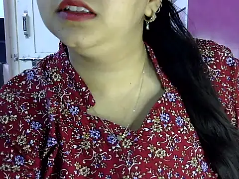Cute Aliyaa online show from May 2026 10:10:01 AM