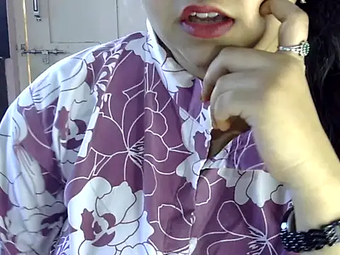 Cute Aliyaa online show from May 2026 10:12:02 AM