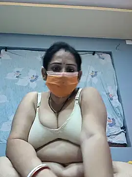 diyam4002 online show from February 2026 06:26:01 PM