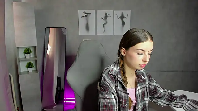 Kelly Salazar online show from April 2026 08:40:01 AM