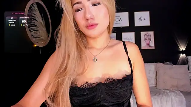 Isa cortes  online show from May 2026 02:58:02 PM