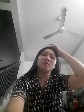 Snapshot of Heo_xxinhxx chatting on February 2026 04:27:02 PM Heo xxinhxx online show from February 2026 04:27:02 PM