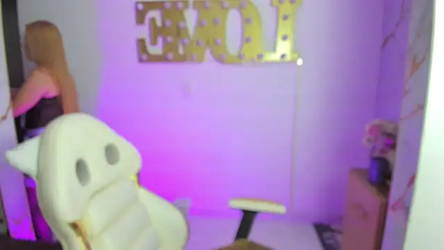alicee  mature online show from July 2026 03:33:01 AM