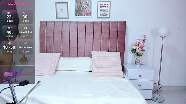 Snapshot of _Amanda_x chatting on February 2026 12:20:02 PM Amanda x online show from February 2026 12:20:02 PM