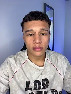 Dominik Souza online show from April 2026 07:55:02 PM