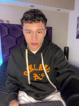 Dominik Souza online show from April 2026 08:00:02 PM