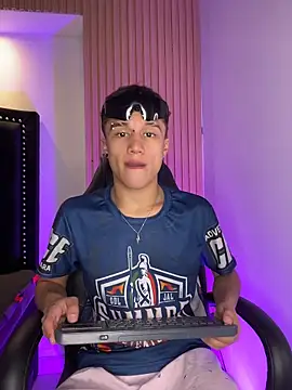 Dominik Souza online show from April 2026 02:26:01 PM