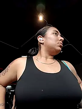 Snapshot of Robin_H00t_2 chatting on April 2026 05:58:01 PM Robin H00t 2 online show from April 2026 05:58:01 PM