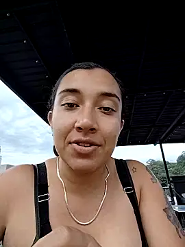 Snapshot of Robin_H00t_2 chatting on April 2026 09:42:02 PM Robin H00t 2 online show from April 2026 09:42:02 PM