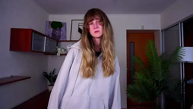 UshaAshauer online show from February 2026 11:07:01 AM