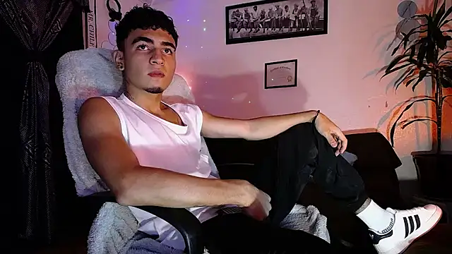 tiancam online show from April 2026 12:17:01 AM