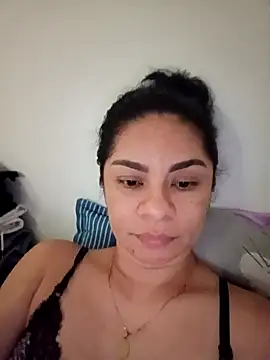 Snapshot of luna_pinky chatting on February 2026 06:33:02 PM luna pinky online show from February 2026 06:33:02 PM