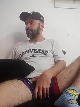 Snapshot of hairyandbigmann chatting on February 2026 03:22:01 PM hairyandbigmann online show from February 2026 03:22:01 PM