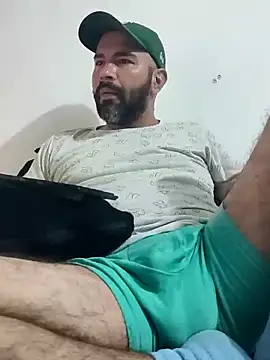 Snapshot of hairyandbigmann chatting on February 2026 02:27:01 AM hairyandbigmann online show from February 2026 02:27:01 AM