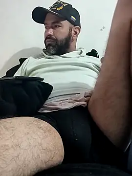 Snapshot of hairyandbigmann chatting on February 2026 02:27:01 AM hairyandbigmann online show from February 2026 02:27:01 AM