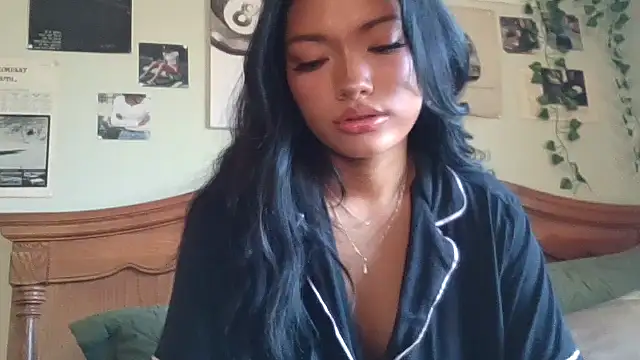 Snapshot of ellianajean chatting on February 2026 11:45:02 PM ellianajean online show from February 2026 11:45:02 PM