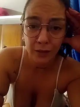 Snapshot of kuramaqueen chatting on February 2026 04:10:01 AM kuramaqueen online show from February 2026 04:10:01 AM