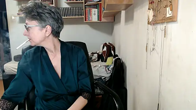 katemodel online show from October 2025 07:20:01 AM