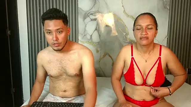 LunandCarlos online show from February 2026 02:28:01 PM